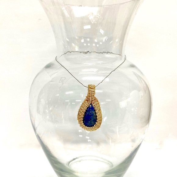 HANDMADE Genuine Lapis Lazuli Hand Wrapped in Gold Plated Wire Statement Pendant - Picture 5 of 10